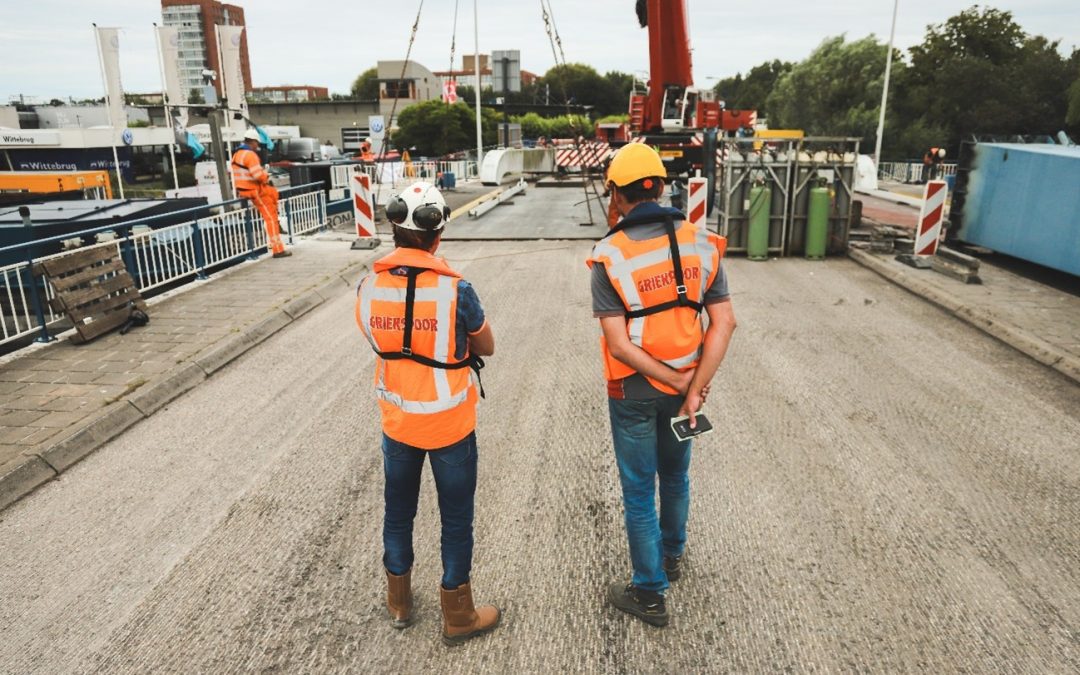 Spelen met kleuren, woorden en figuren
